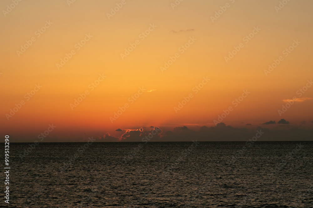 夕日と水平線 夕日と水平線