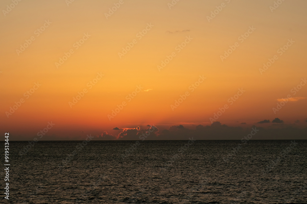 夕日と水平線 夕日と水平線