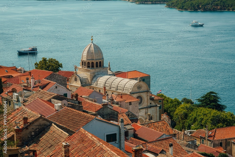 Obraz premium Scenic view of the historic coastal town of Sibenik, Croatia