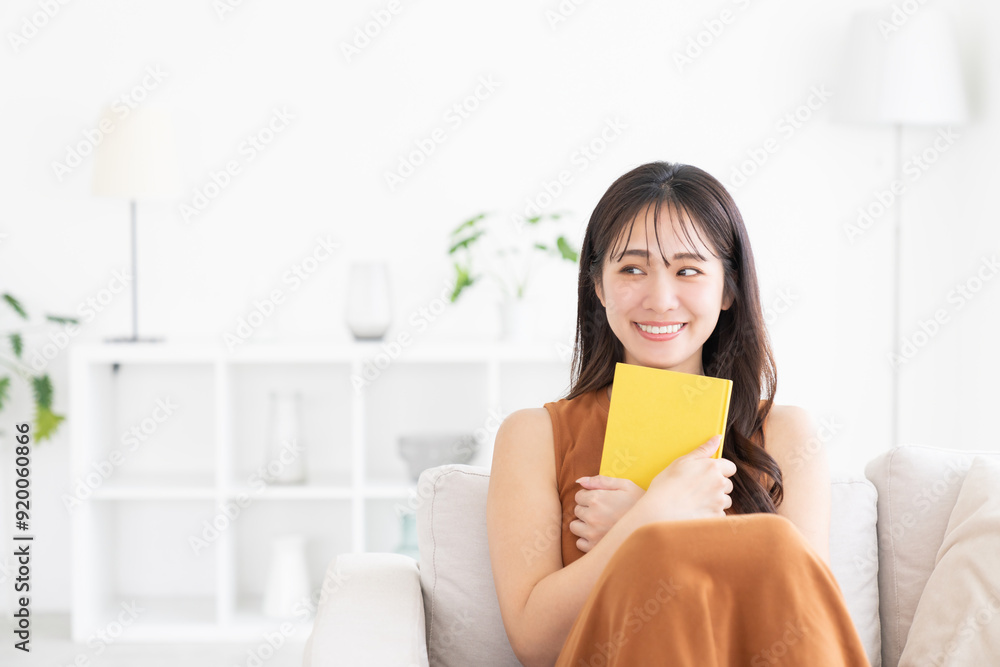 本を読む女性 本を読む女性