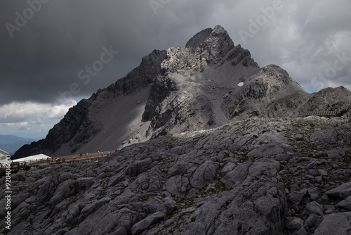 Jade Dragon Snow-Mountain photo