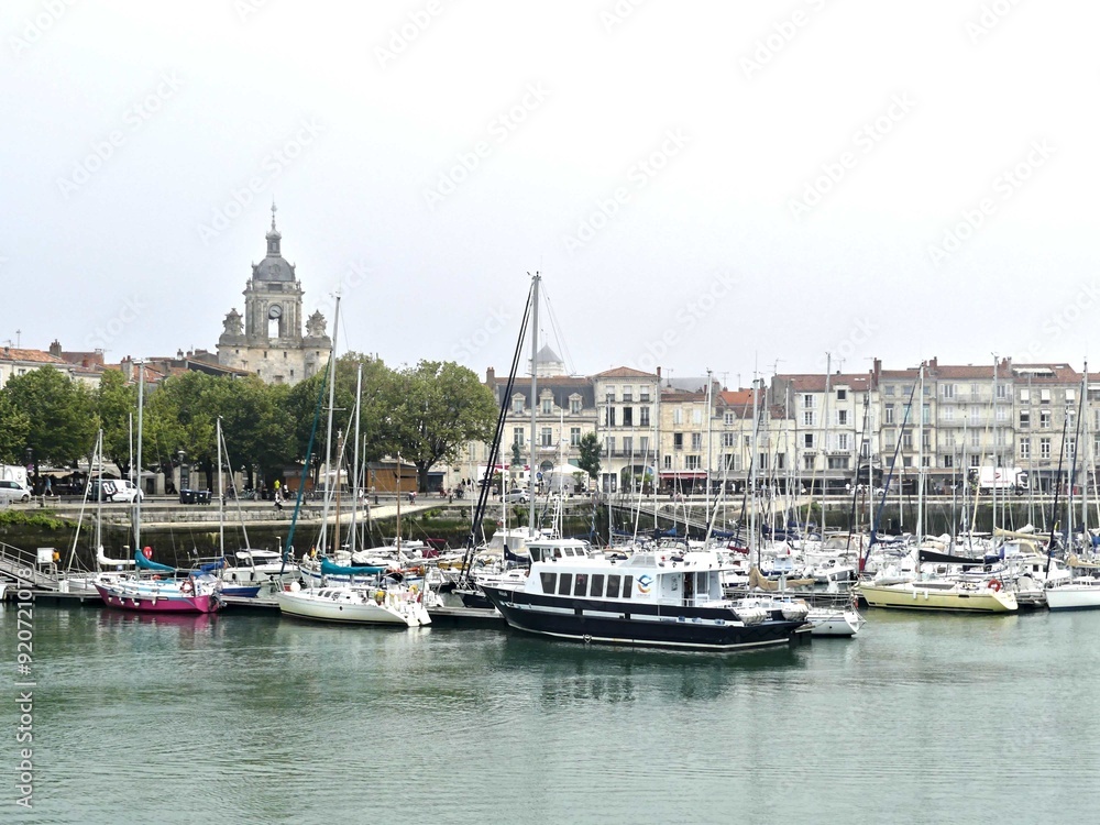 La Rochelle - Visit the magnificent city of La Rochelle on France's Atlantic coast - View of the marina La Rochelle - Visit the magnificent city of La Rochelle on France's Atlantic coast - View of the marina