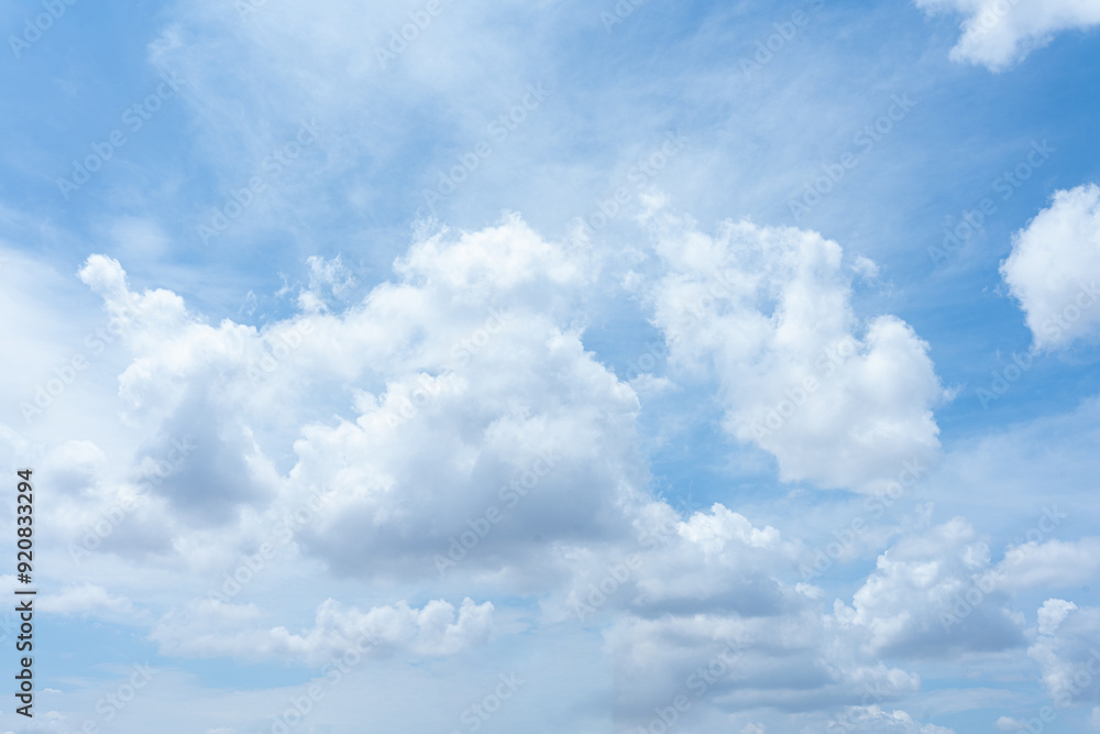 Obraz premium beautiful sky filled with fluffy white clouds