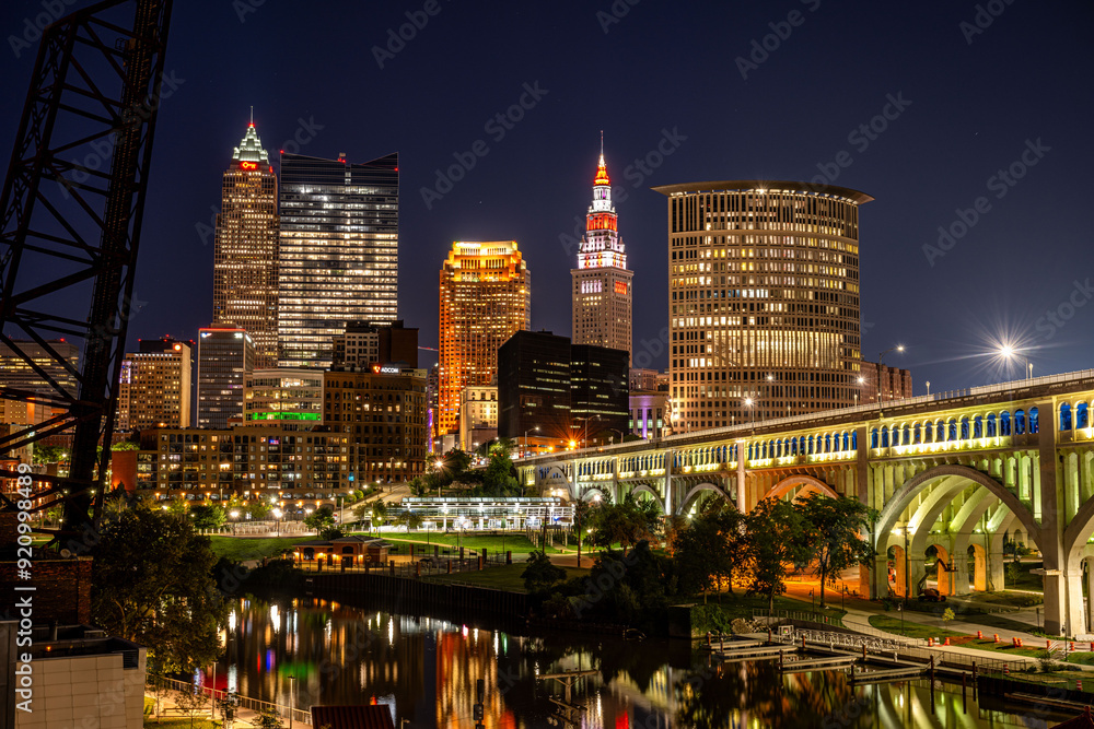 Fototapeta premium downtown Cleveland, Ohio at night