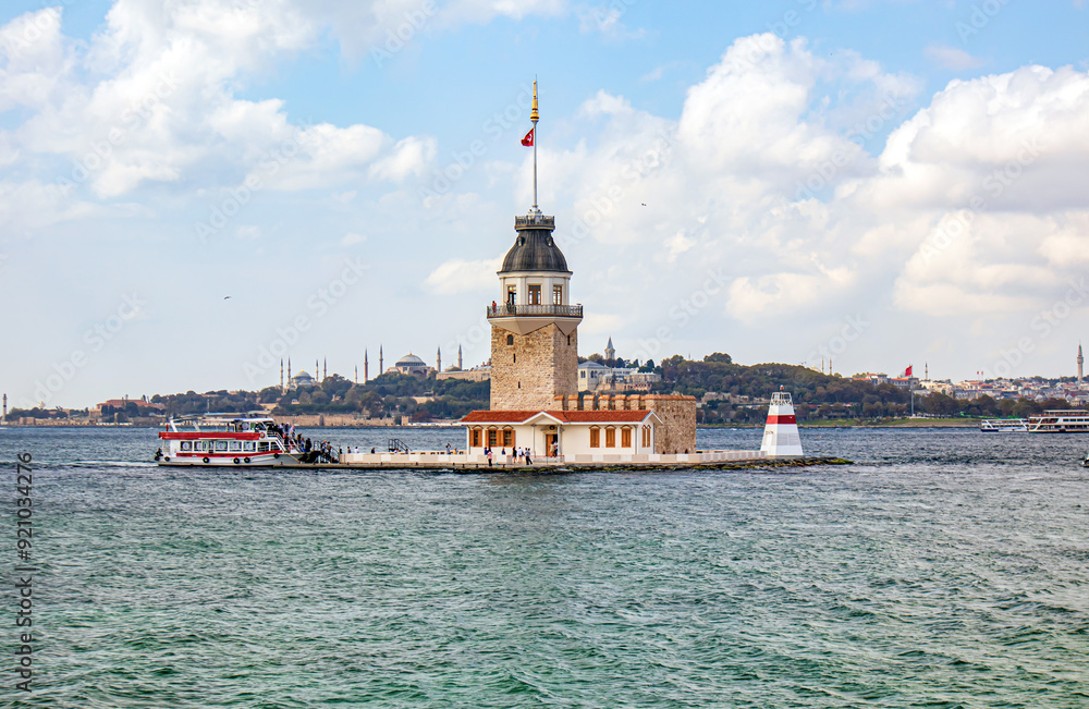 Fototapeta premium Historical Maiden's tower, kiz kulesi, leander s tower city shorescape uskudar istanbul 