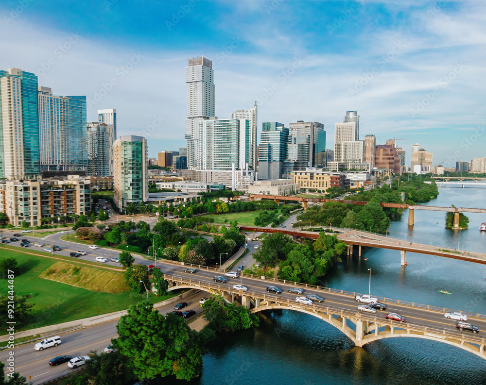 Fototapeta premium Bridges crossing the. Colorado River and downtown Austin, Texas, United States.