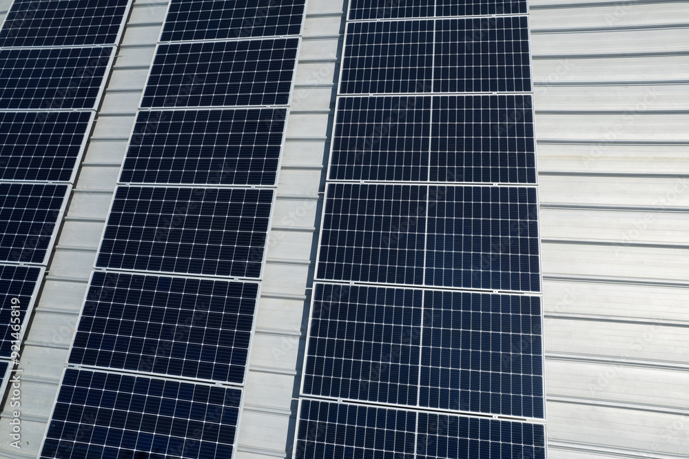Solar cells on the roof, save the power Solar cells on the roof, save the power