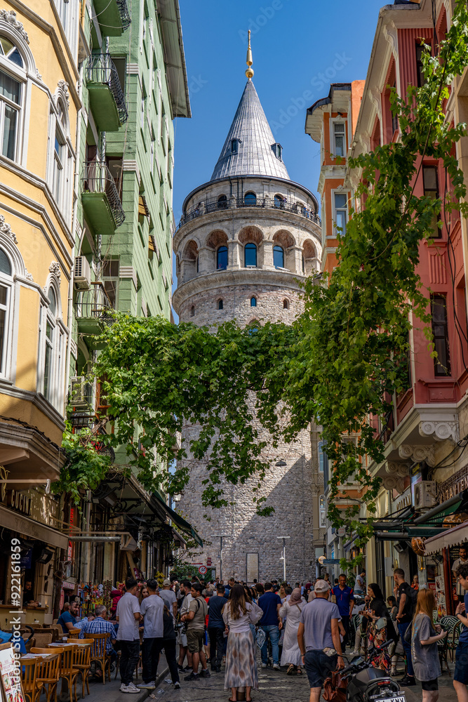Fototapeta premium Türkiye. Istanbul. View of the Galata Tower in the Karaköy district
