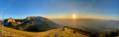 coucher de soleil montagne de sous Dine haute savoie