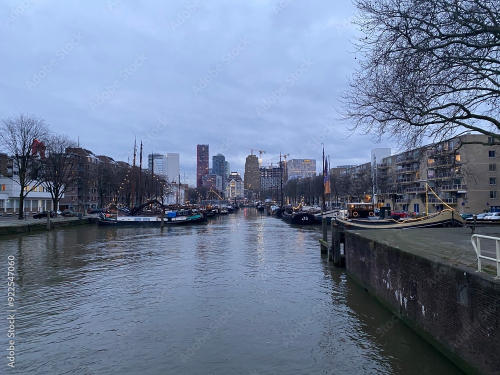 Naklejka premium Old haven Rotterdam dock 