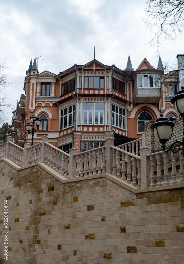 Obraz premium old wall with windows