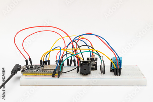 Billede på lærred DIY prototype electronic project on a breadboard