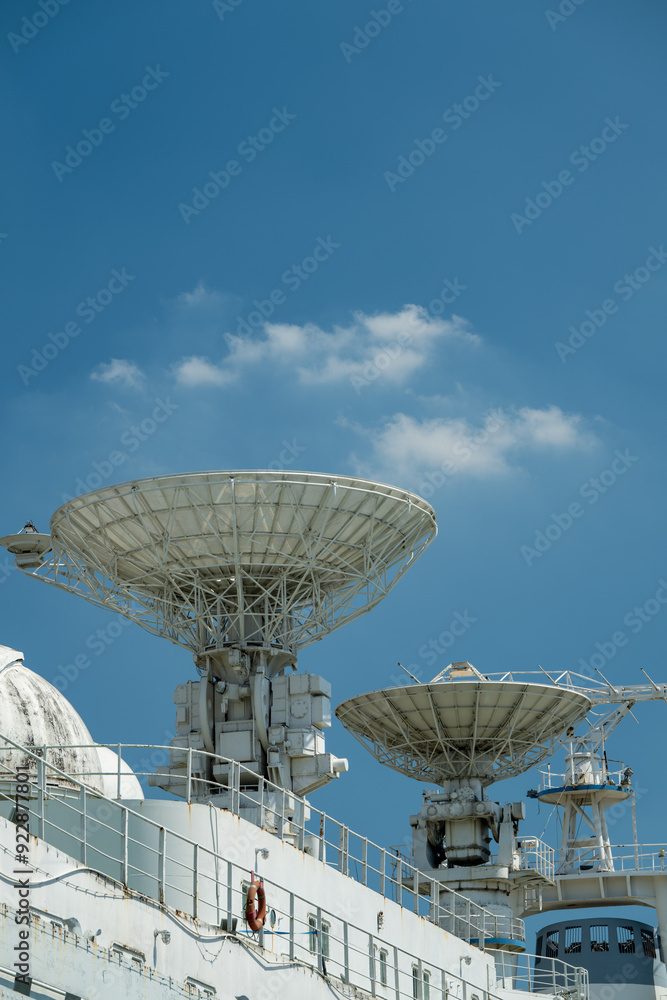 Fototapeta premium Close-up of the giant radar antenna.