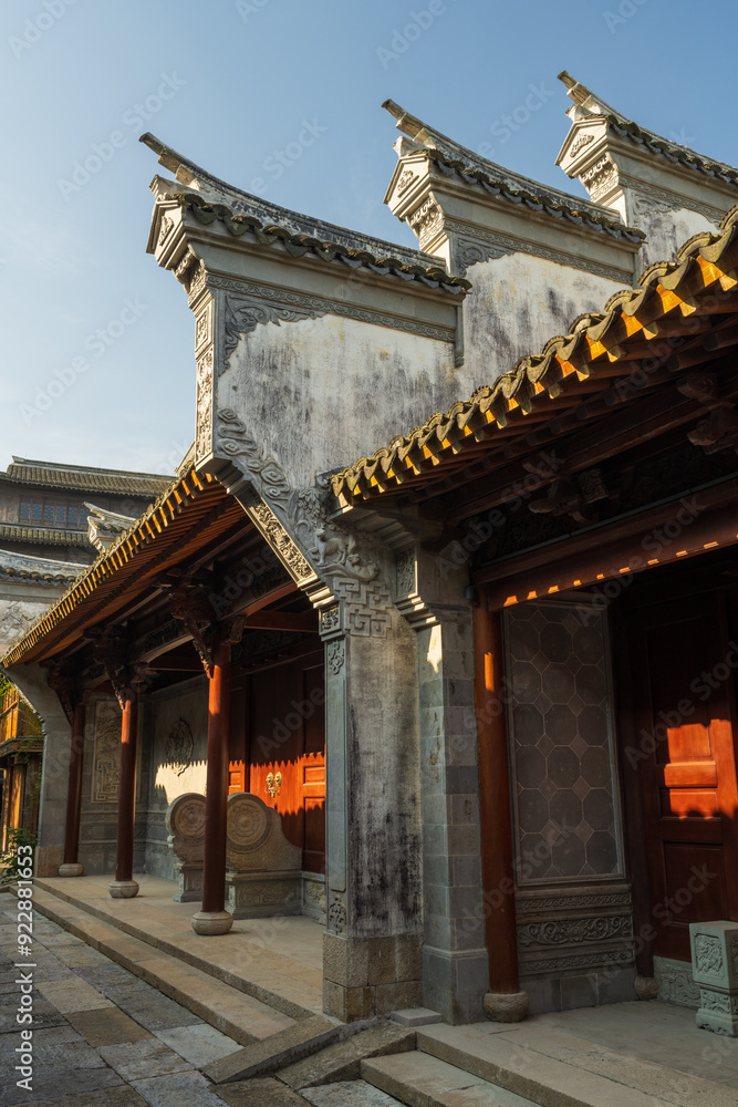 Fototapeta premium Deserted Chinese streets and ancient buildings on both sides.