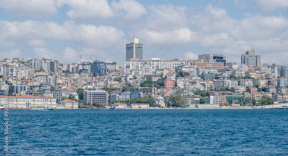 Fototapeta premium Scenic Bosphorus view of Istanbul's coastline, where historic landmarks