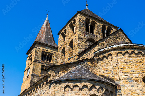 Fotografie Eglise romane du XIe siècle du village pyrénéen de Saint-Aventin, à proximité de