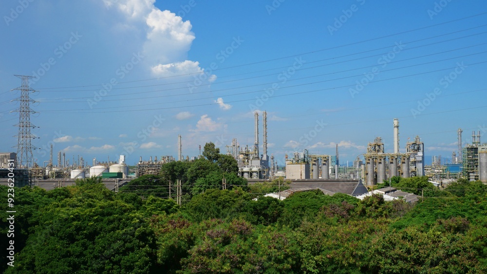 Large industrial plants coexist with nature. Large industrial plants coexist with nature.