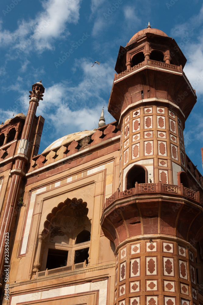 Fototapeta premium Sander jung (jang) Tomb in Delhi, India. The tomb is a sandstone and marble mausoleumI and itt was built in 1754 in the late Mughal Empire style for Nawab Safdarjung.