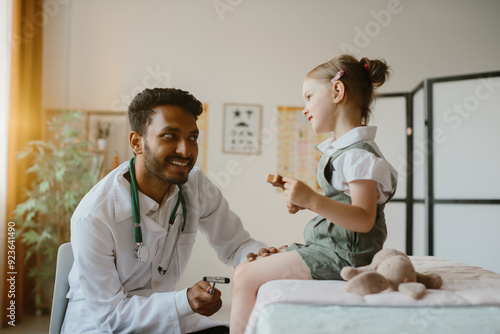 Tableau sur toile Little patient at neurologist's appointment