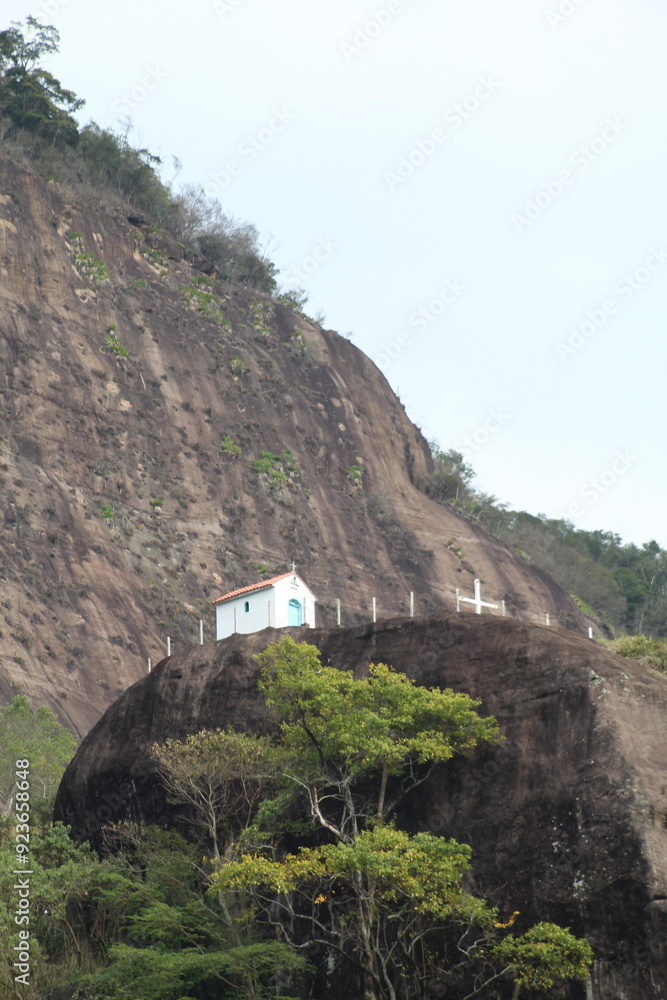 igreja em pedra em Ibiraçu, nas margens da BR-101, Espírito Santo igreja em pedra em Ibiraçu, nas margens da BR-101, Espírito Santo