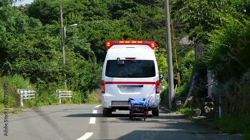 停車している救急車