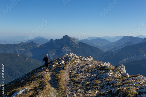caminante en la montaña