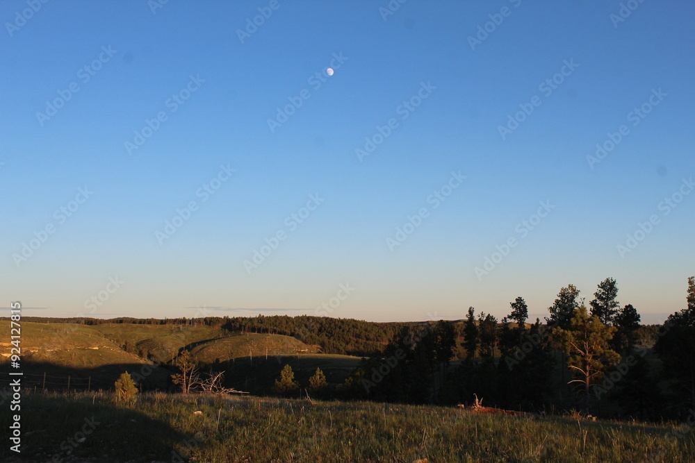 Fototapeta premium sunset over the valley