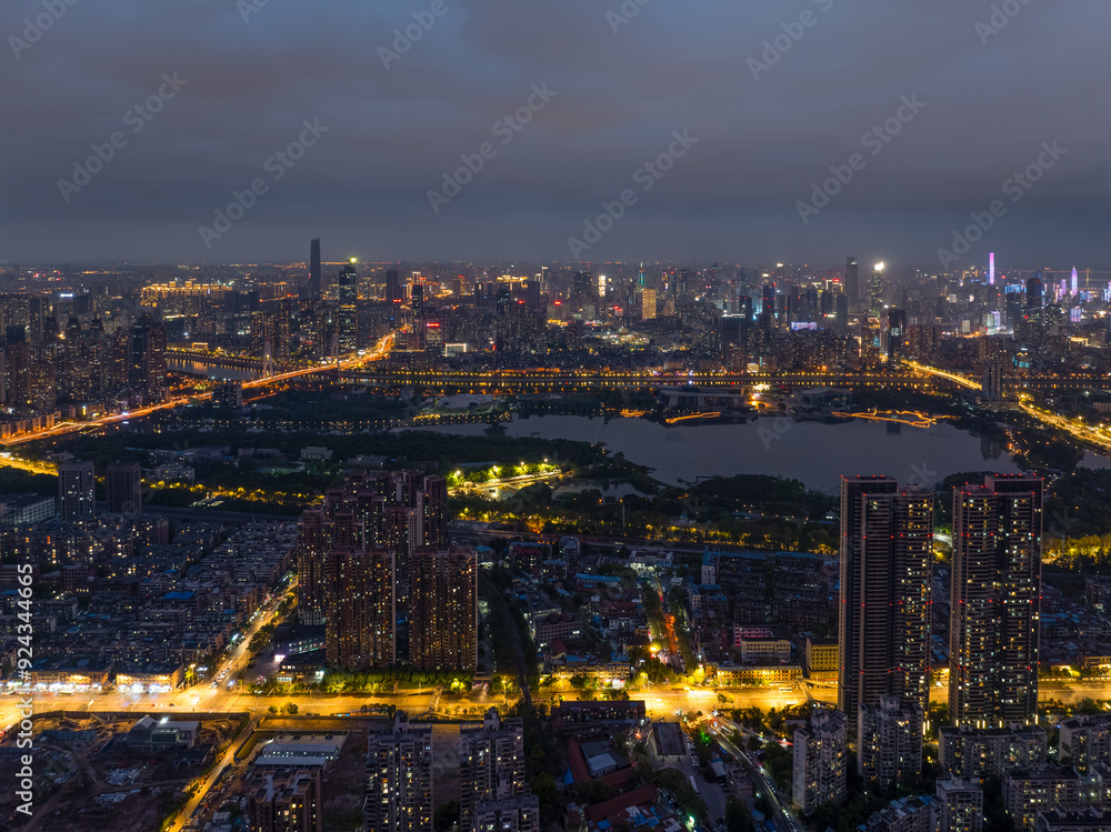 Obraz premium Skyline view of Wuhan City landmark