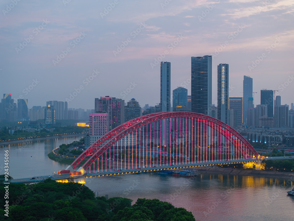 Obraz premium Skyline view of Wuhan City landmark