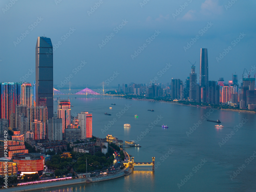 Fototapeta premium Skyline view of Wuhan City landmark