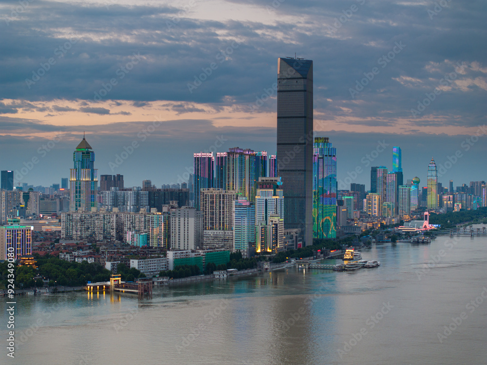 Fototapeta premium Skyline view of Wuhan City landmark
