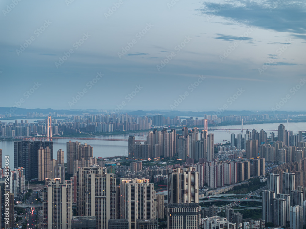 Obraz premium Skyline view of Wuhan City landmark