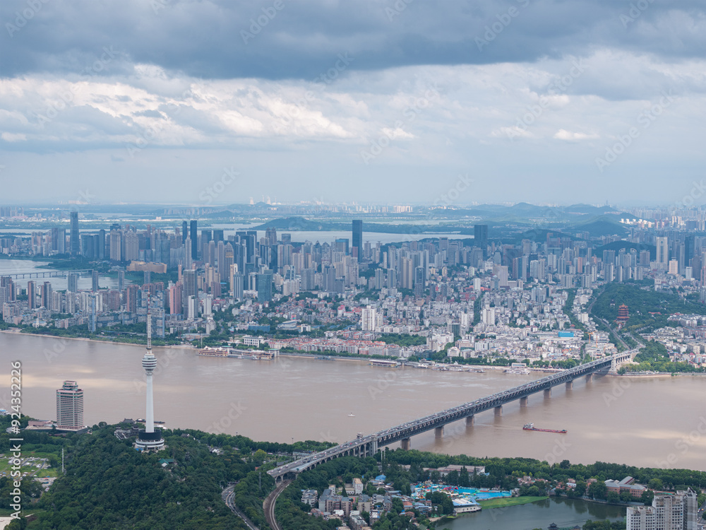 Obraz premium Skyline view of Wuhan City landmark