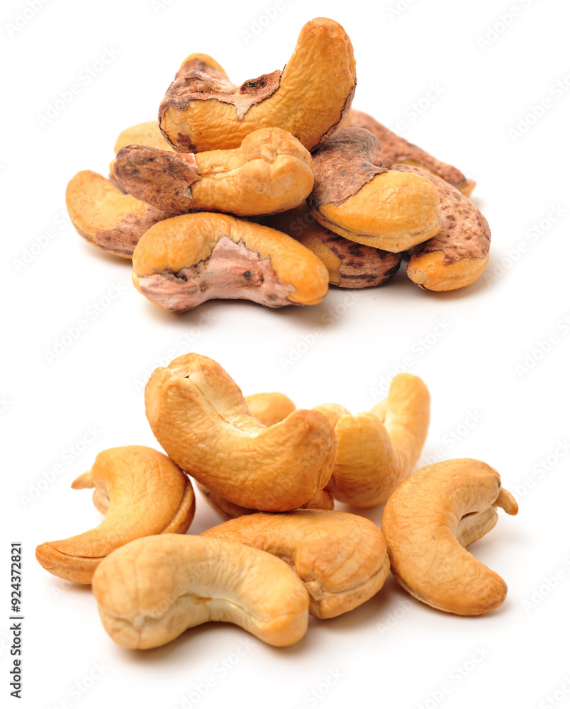 Fototapeta premium cashew nuts on white background