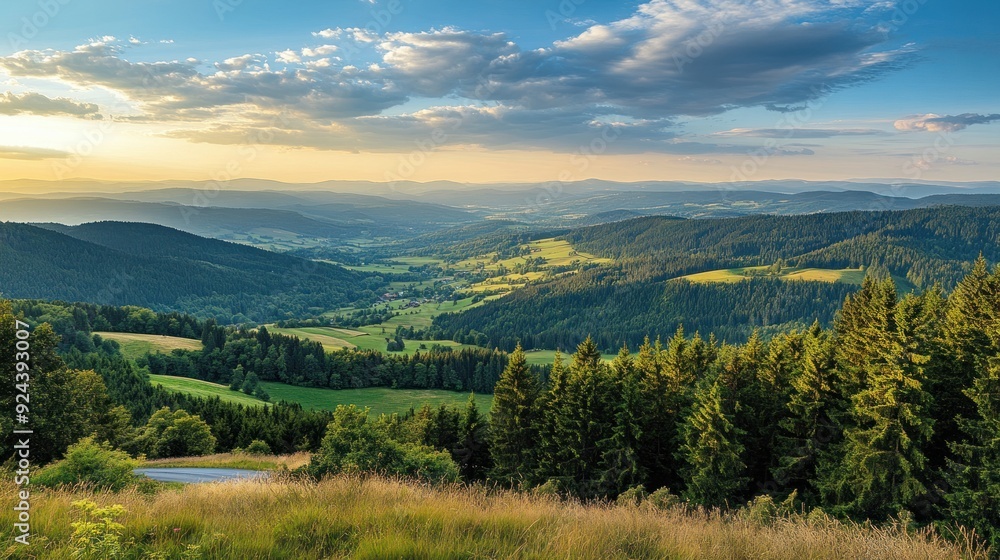 Obraz premium Mountain Valley Sunset Panorama