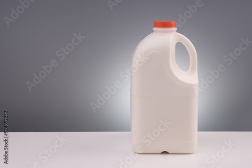 Φωτογραφία Mock up Plastic milk gallon