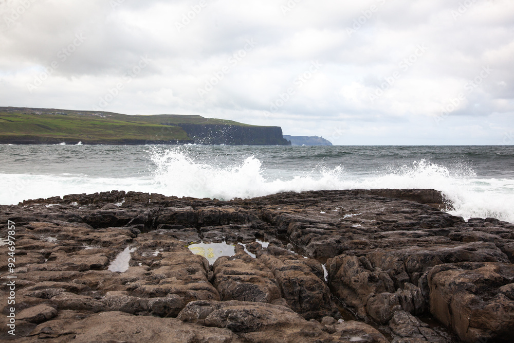 waves crashing on rocks on the atlantic ocean waves crashing on rocks on the atlantic ocean