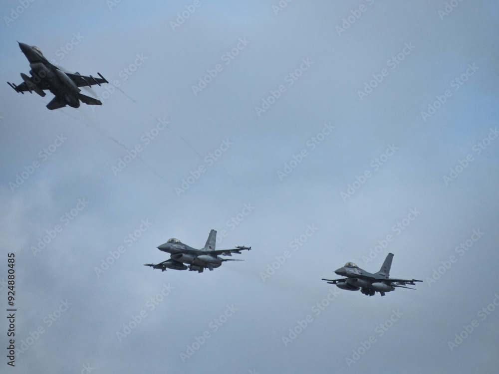 Shot of 3 F-16AM from Portuguese's Air Force on Monte Real´s Base 5 open day 2023 Shot of 3 F-16AM from Portuguese's Air Force on Monte Real´s Base 5 open day 2023
