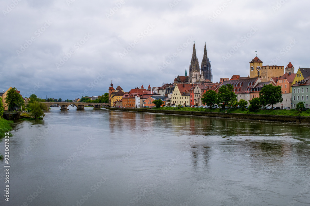 Fototapeta premium Panoramic view of Regensburg's old town on the Danube in Germany.