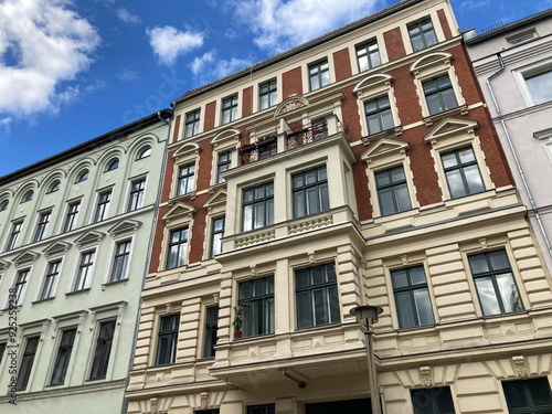 Sanierte Altbaufassaden in Berlin-Mitte und Berlin-Pankow  Deutschland