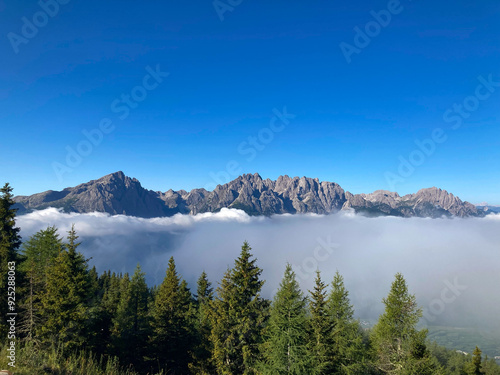 Obraz na płótnie Ausblick von der Kreuzeckgruppe auf die Lienzer Dolomiten w salonie