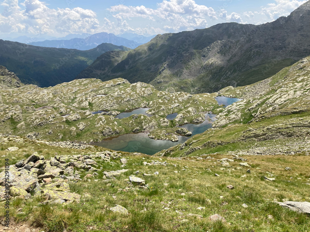 Ausblick von der Kreuzeckgruppe auf die Vierzehn Seen unterhalb des Rothorn
