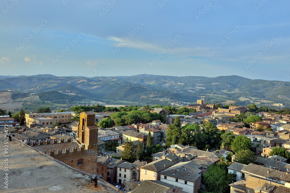 Obraz premium Blick auf Orvieto und Umgebung