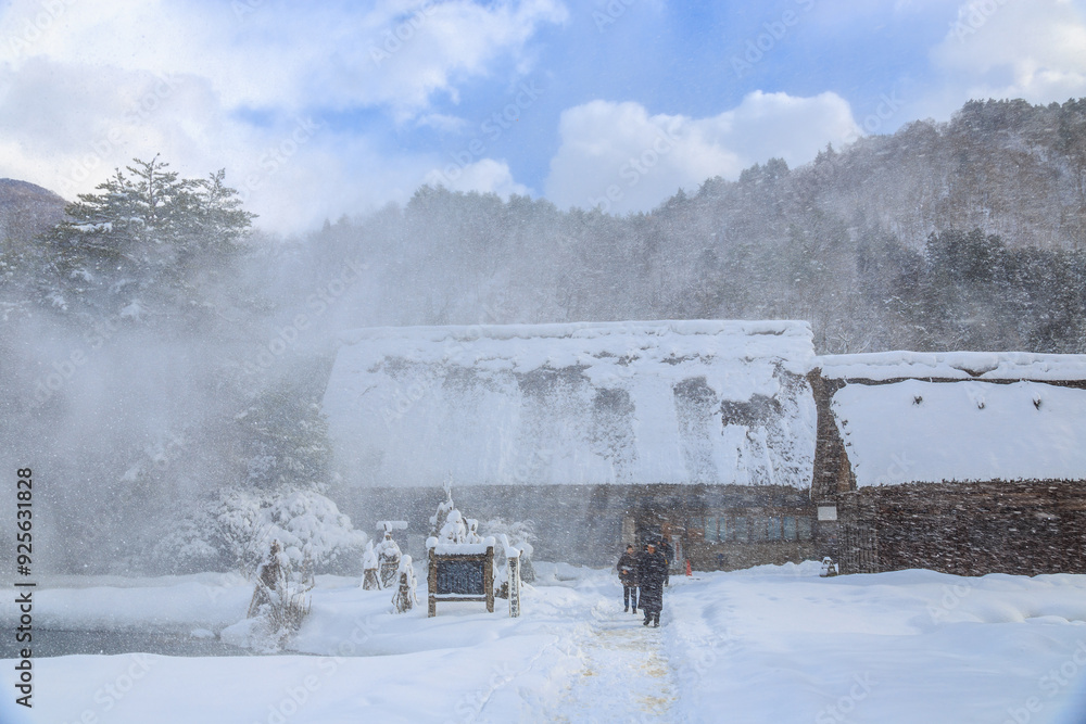 雪に覆われた冬の世界文化遺産　白川村（白川郷）　岐阜県