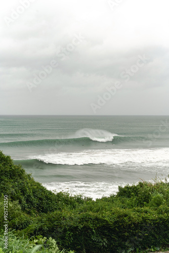 台風７号　稲村ヶ崎サーフィンBIGWAVES
