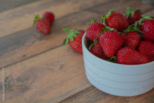 Les fraises du Québec parfaitement délicieuses photo