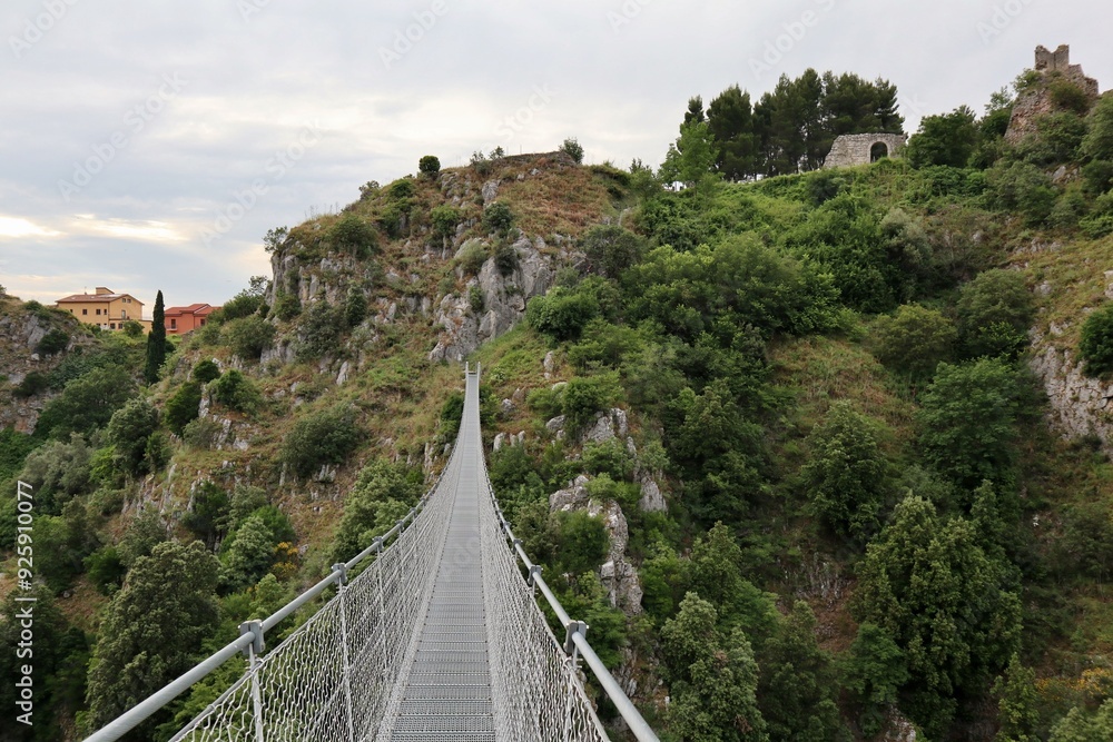Laviano - Scorcio del castello dal ponte tibetano