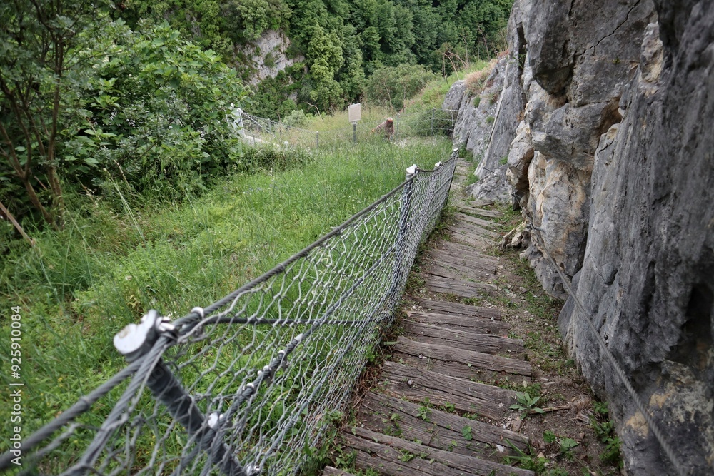 Laviano - Scalinata di accesso al ponte tibetano