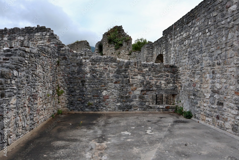 Laviano - Ruderi del Castello Normanno