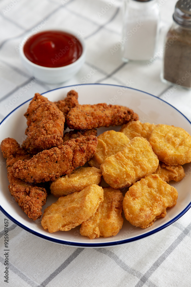 Homemade Chicken Strips and Nuggets with Ketchup Homemade Chicken Strips and Nuggets with Ketchup
